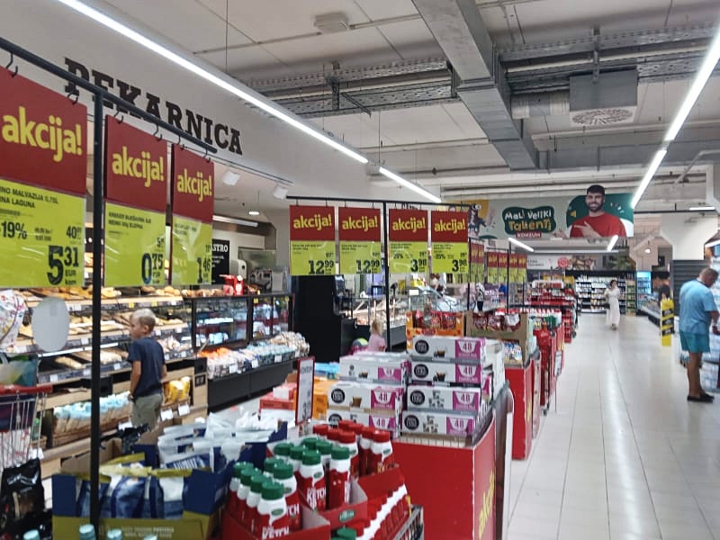 Vlada kreće u rat protiv trgovačke pohlepe, kupci preuzimaju kontrolu