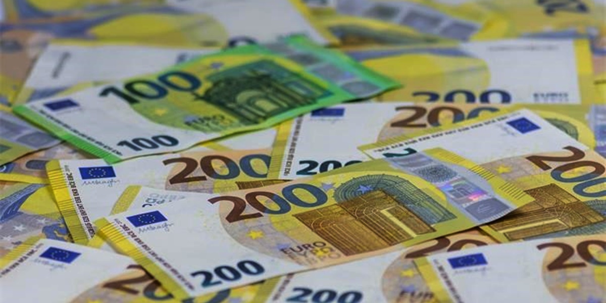 Prosječna neto plaća u siječnju skočila na 1.239 eura
