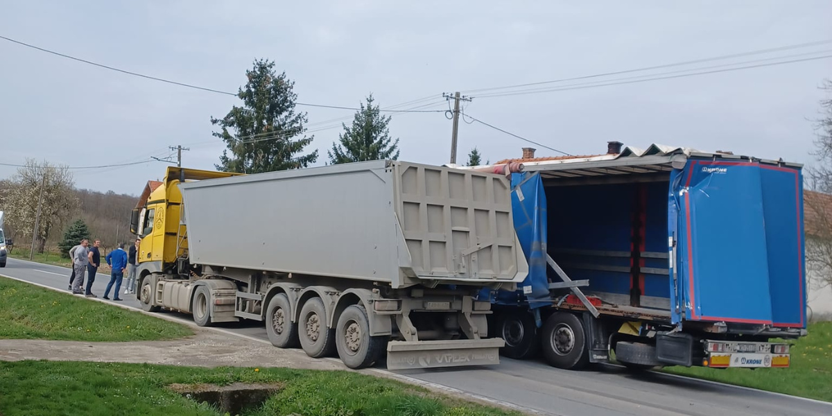 U prometnoj nesreći u Rovišću sudjelovala dva teretna vozila