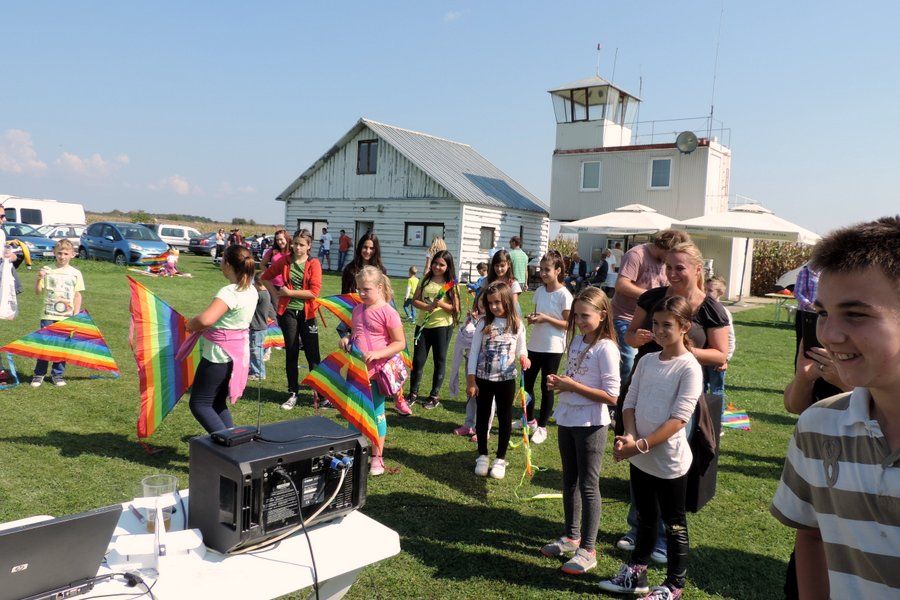 Zrakoplovni klub Bjelovar poziva u Brezovac na tradicionalnu Dječju zmajadu