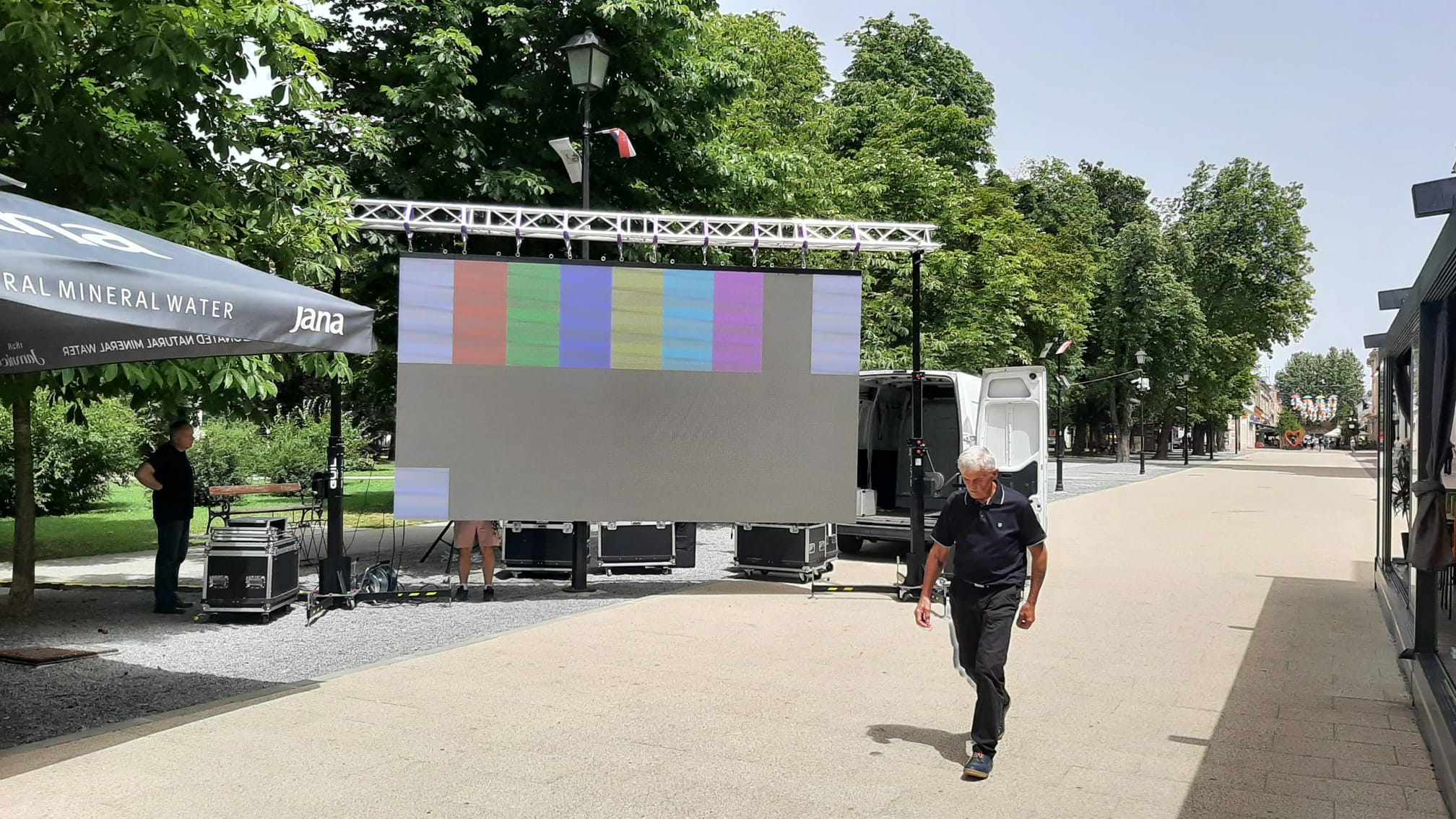 UPRAVO Na korzu se podiže veliki LED ekran, okupimo se i navijajmo!