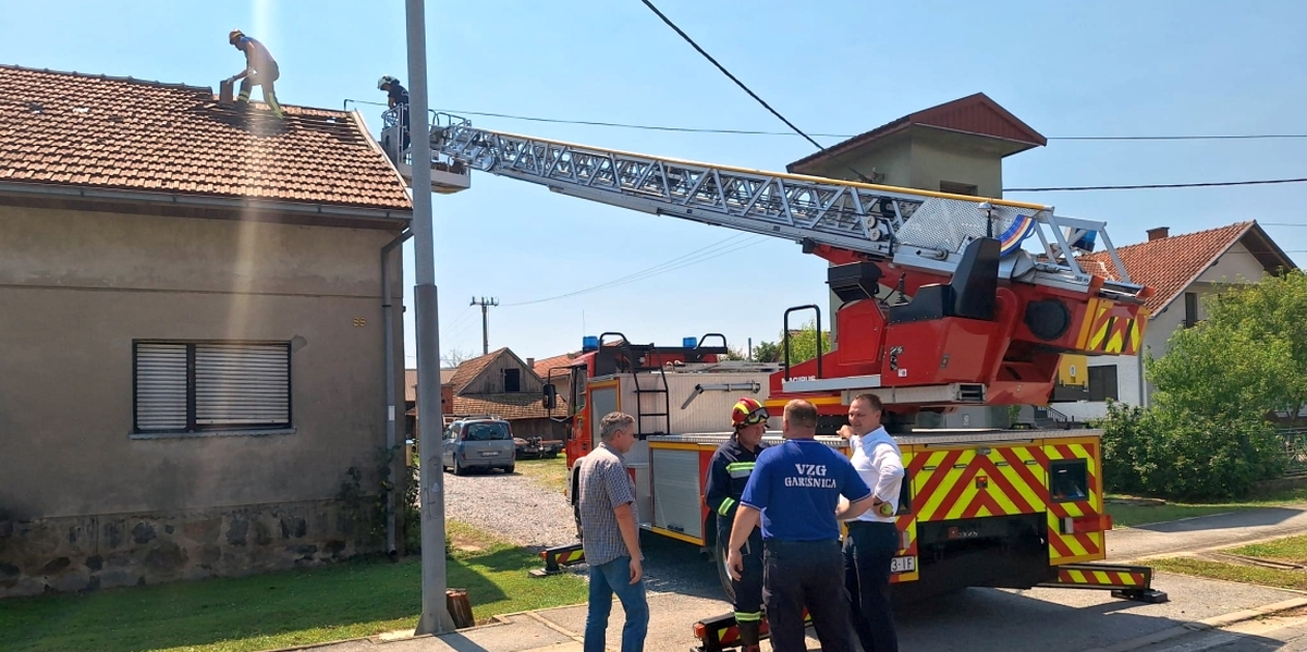 Olujno nevrijeme poharalo Hercegovac, oštećeno preko stotinu objekata