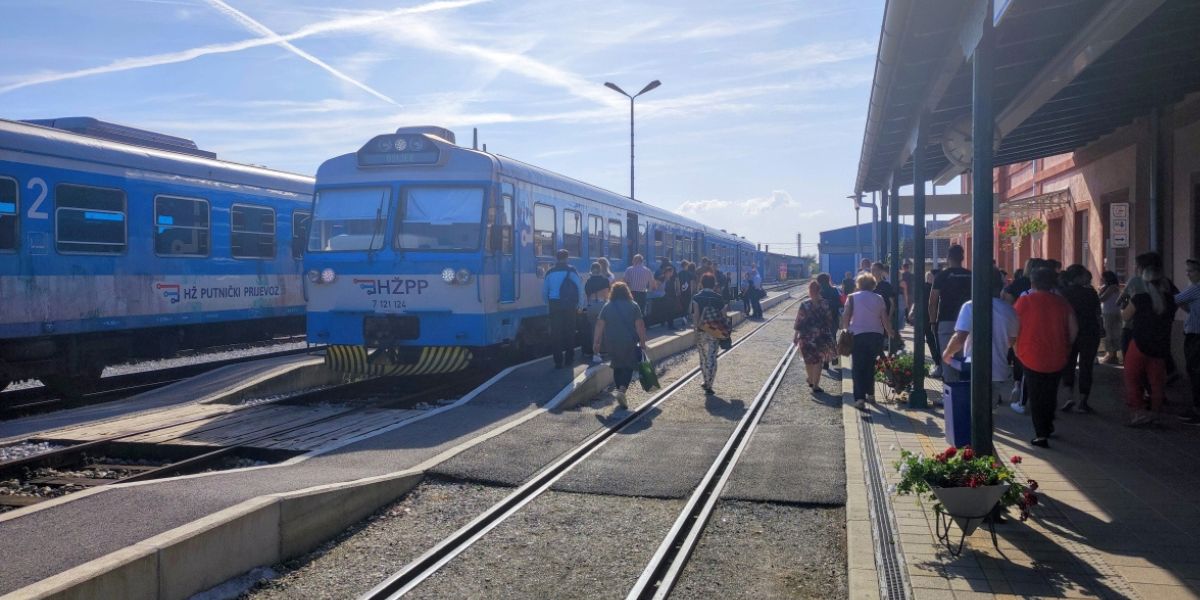 Od nedjelje do Zagreba i nazad vozi više vlakova, ali kartu ne možete kupiti online. Ovo je razlog.