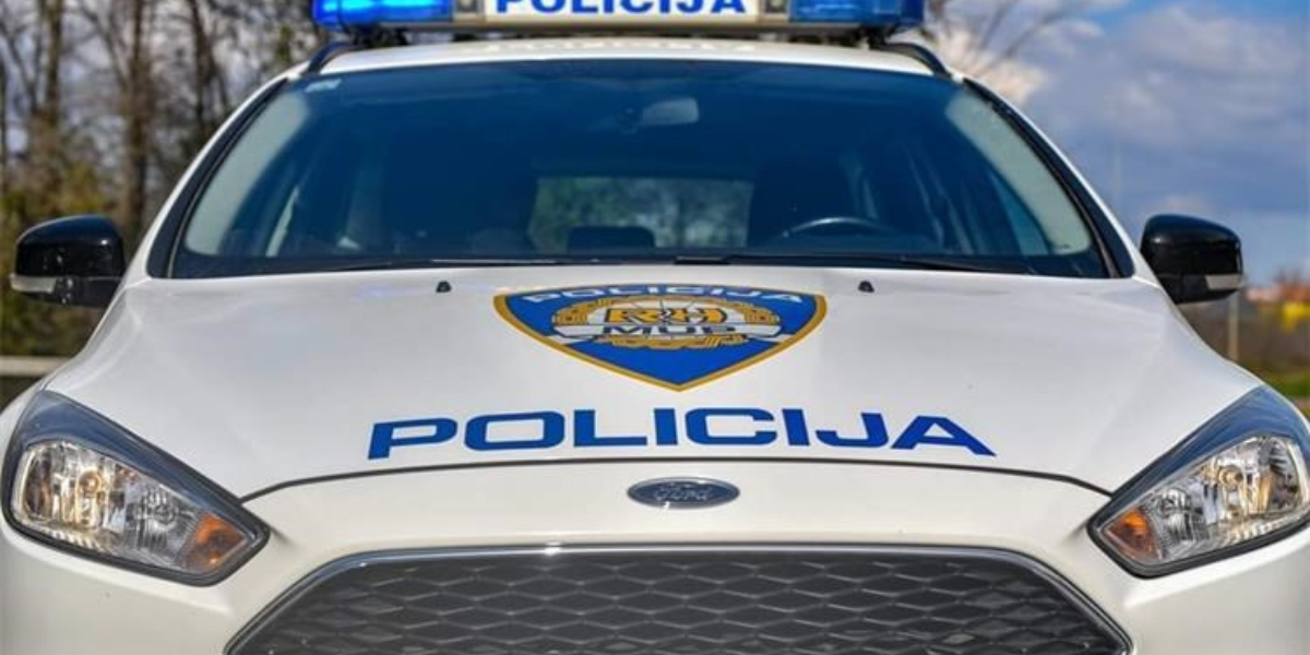 U prevrtanju traktora poginuo mladić od samo 21 godinu