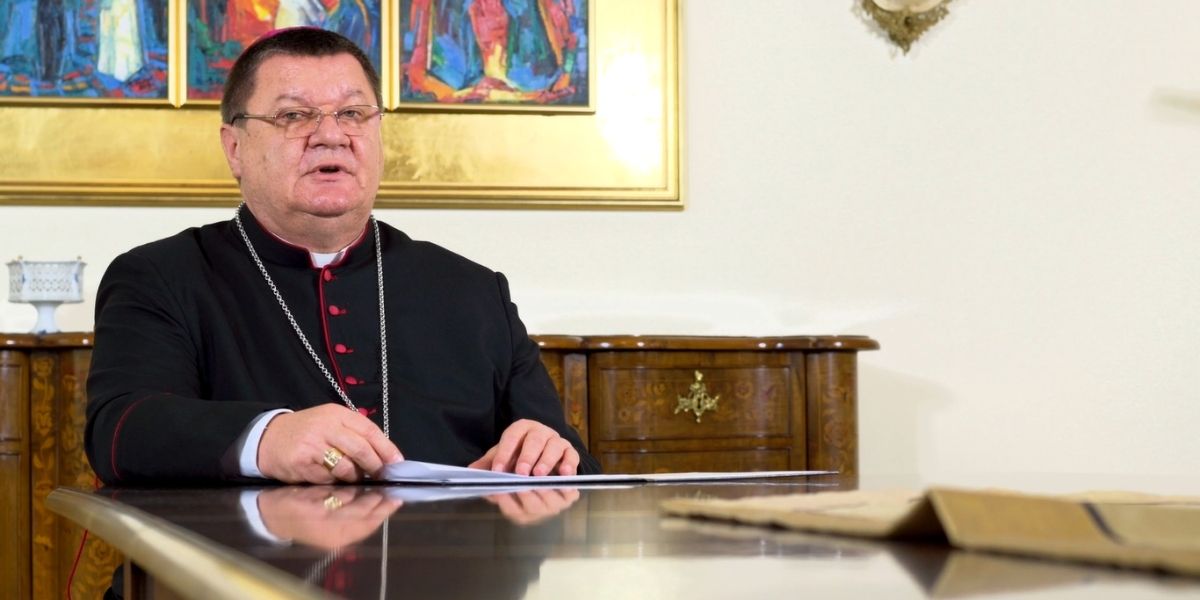 Biskup Huzjak uputio pismo povodom smrti pape: 'Neka ga Gospodin uvede u svoje Kraljevstvo, a nama neka bude svijetlo u zemaljskom hodu'