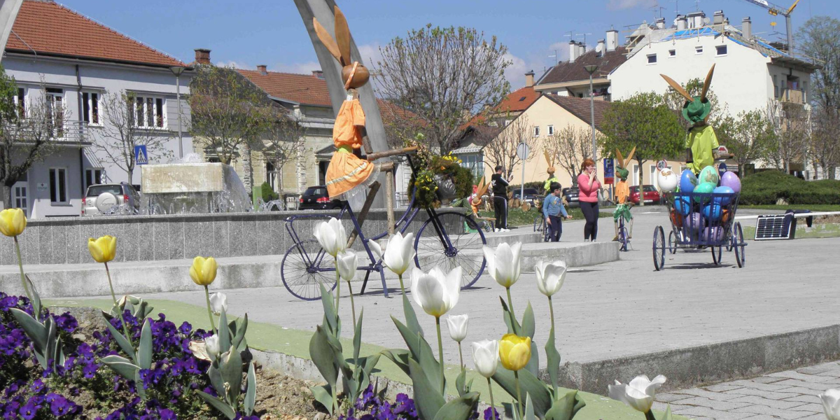 Ribice ravno s tave, uskrsni štandovi i glazba na crkvenim klupama – sve je spremno za Uskrs