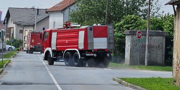 Bjelovarčani u strahu od novog požara u Kronospanu, vatrogasci krenuli u tom pravcu, ali ima jedna dobra vijest…