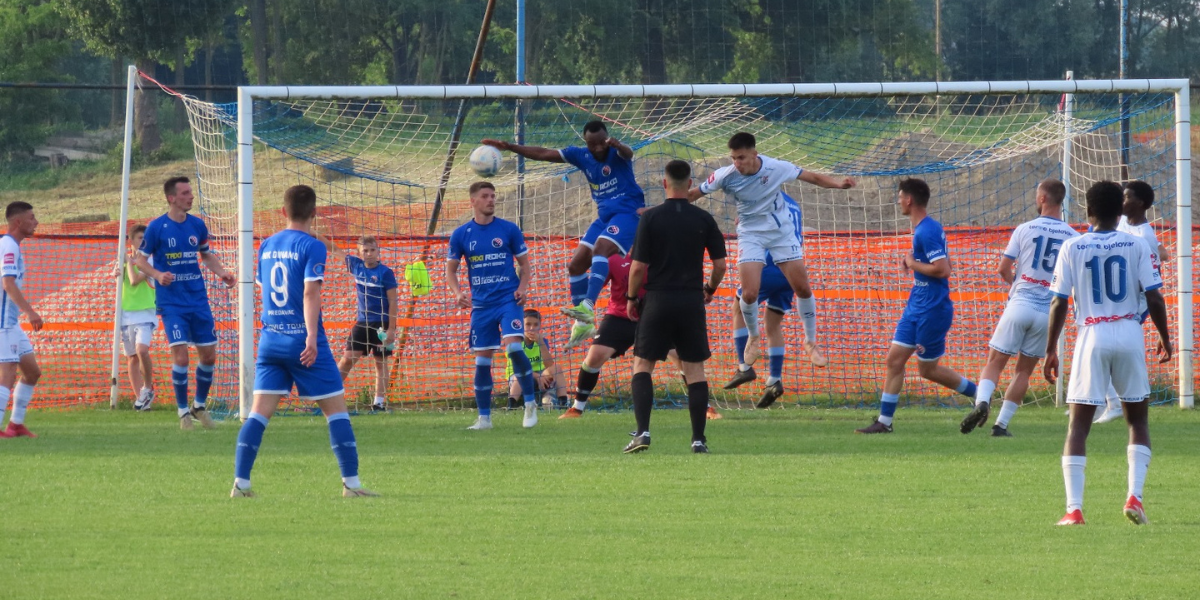 [FOTO] Nova 'kanta' u vitrinama NK Bjelovar: Obranjen prošlosezonski naslov županijskoga Kupa