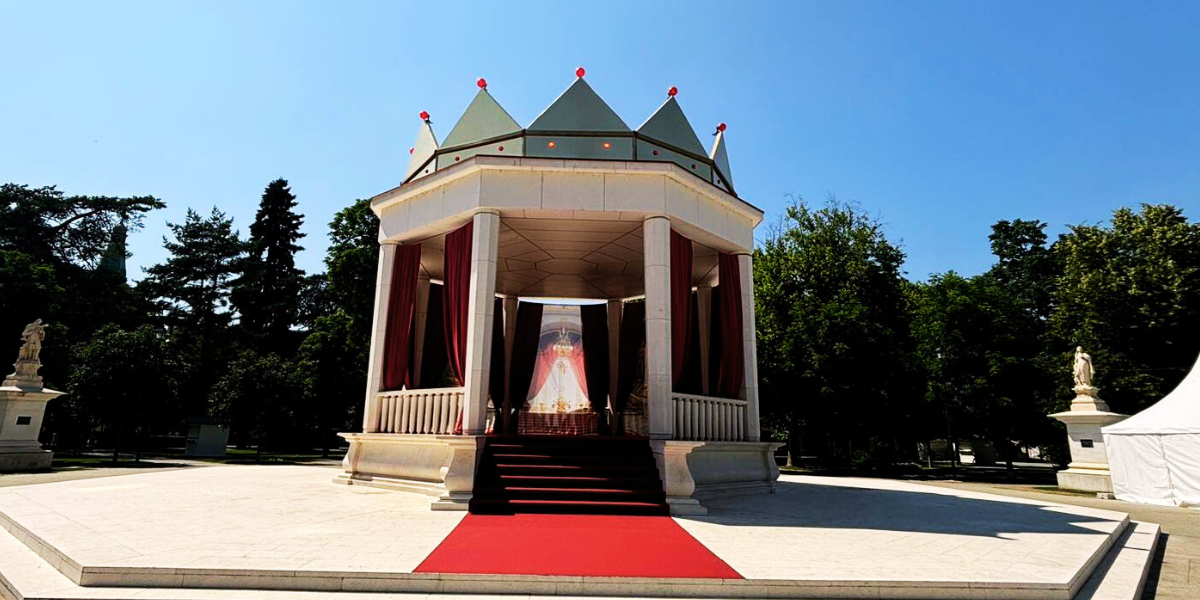 [FOTO] Kao iz bajke: Pogledajte transformaciju paviljona pred Terezijanu