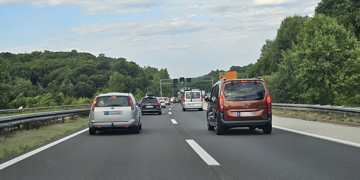 Ovo su tri stvari koje nikako ne smijete raditi na autocesti