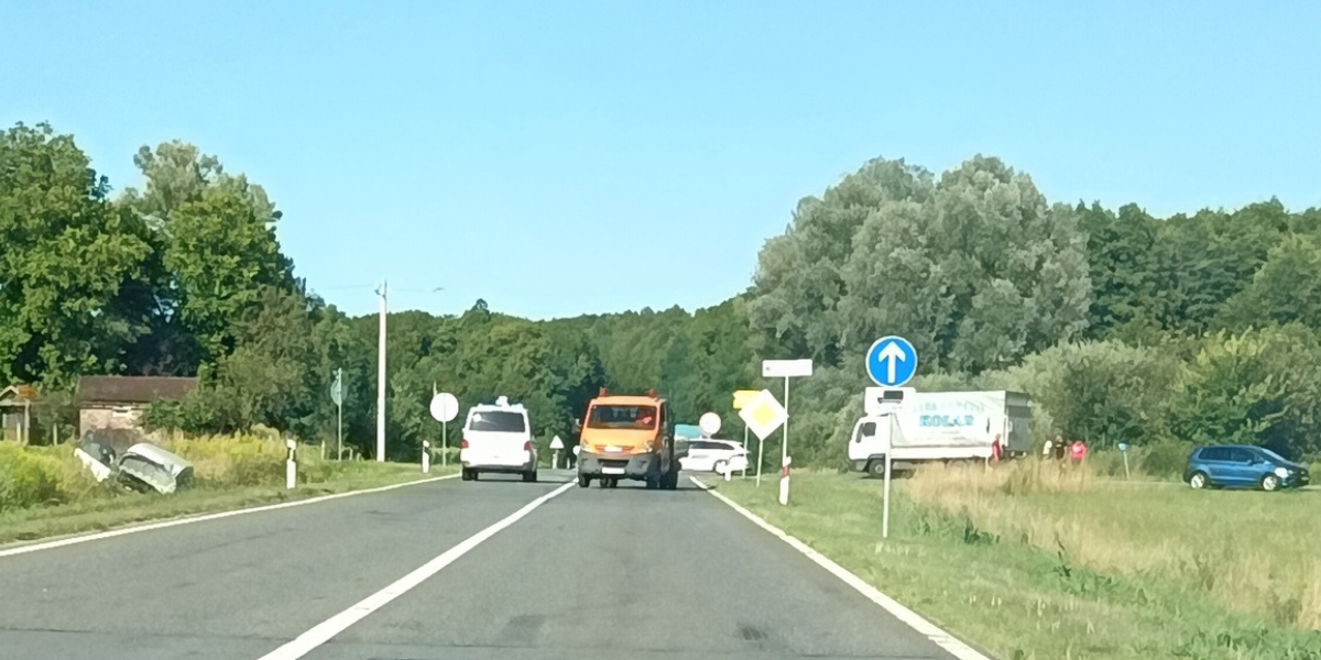Nesreća na obilaznici: Pokušao izbjeći sudar pa završio u jarku