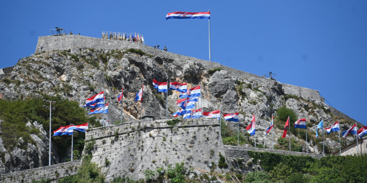 Knin u znaku ponosa i pijeteta: Svečano obilježena 30. obljetnica VRO Oluje