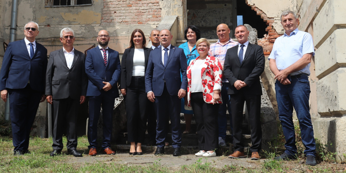 U Pakracu potpisan ugovor za rekonstrukciju prvog Braniteljskog centra trajne skrbi u Hrvatskoj