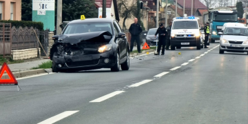 Mladić izgubio kontrolu nad vozilom te se zabio u zid kuće