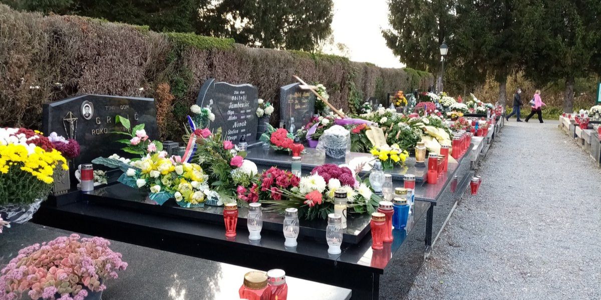 Raspored sahrana dostupan online, no ima li obitelji pokojnika pravo na diskreciju?