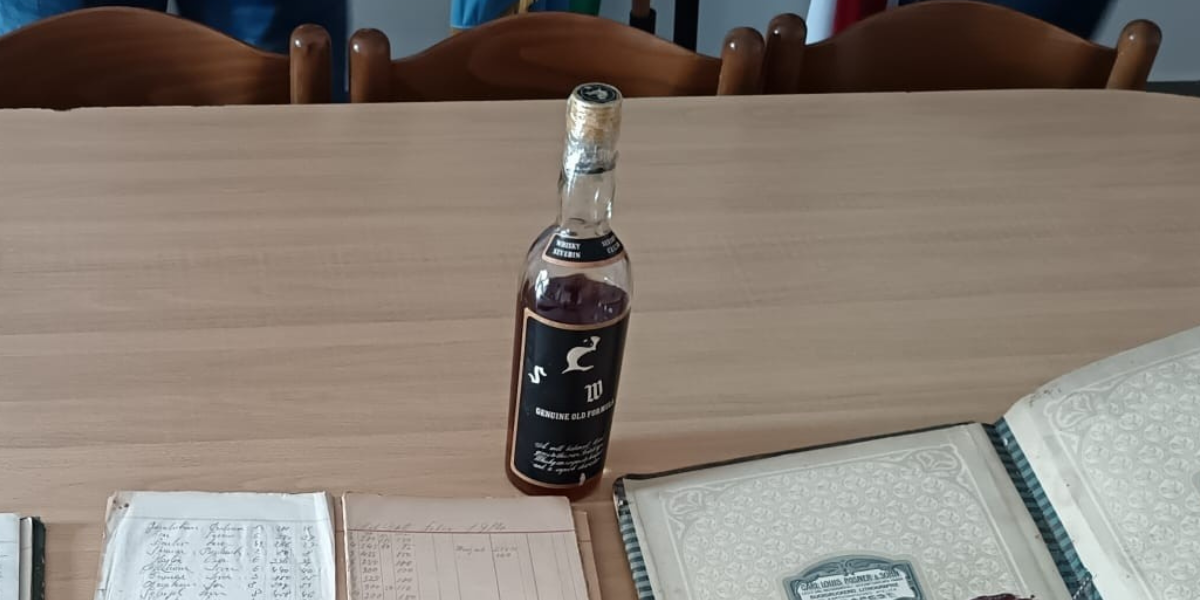 Kome je poznata ova boca? Nekada ih je imala svaka kuća, danas je podsjetnik na neka prošla vremena