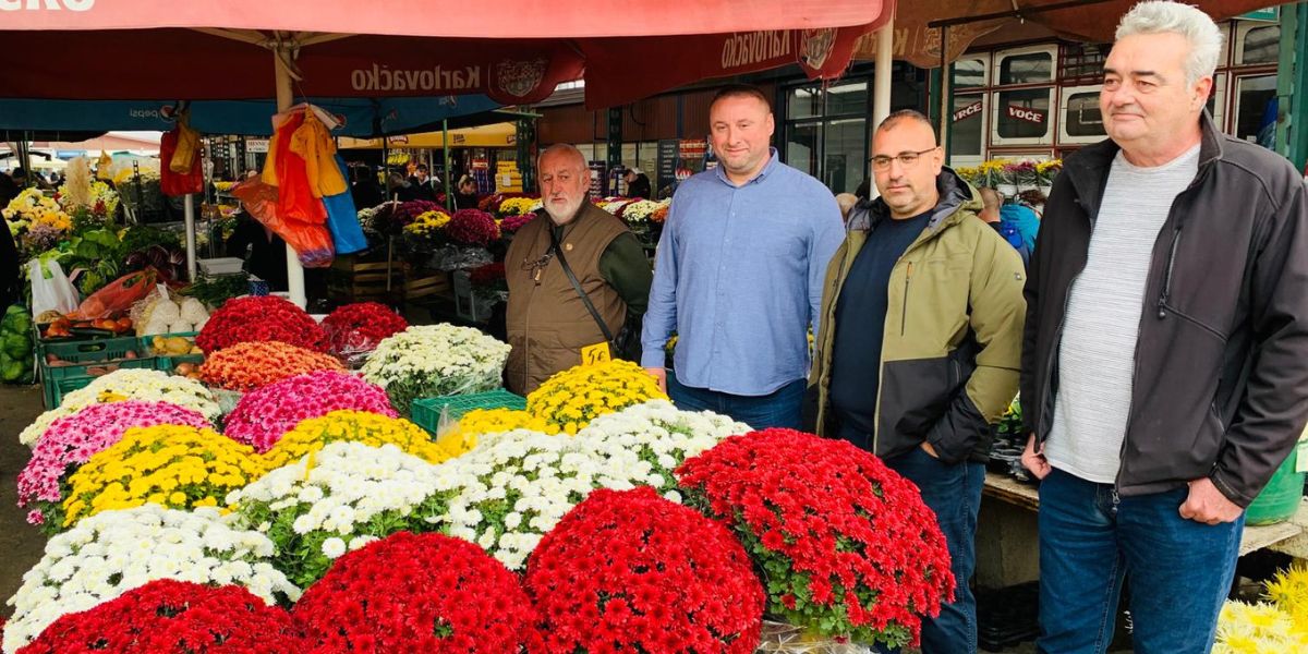 Pred blagdan Svih svetih: Kupuje se domaće, ponuda je bogata, a evo što kaže iskusni proizvođač cvijeća i povrća
