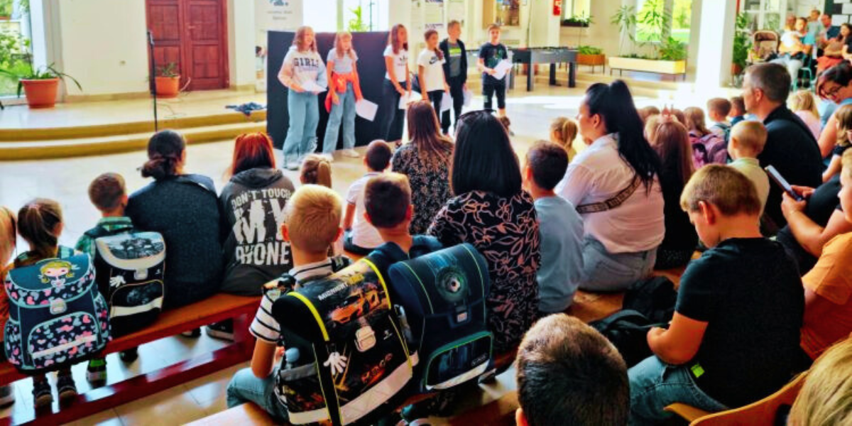 Iako struka kaže jedno, školska torba umjesto 3,5 ima gotovo 10 kilograma, donosimo savjete kako pomoći klincima