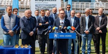 Dinamo u čvrstom zagrljaju Možemo, nekad domoljubni, hrvatski, danas klub ljevice