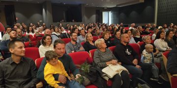 [FOTO] Najslađa modna pista: Pogledajte reviju na kojoj su zablistale posebne zvijezde