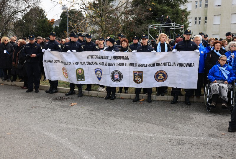 Dostojanstvena i ponosna Kolona sjećanja prošla Vukovarom