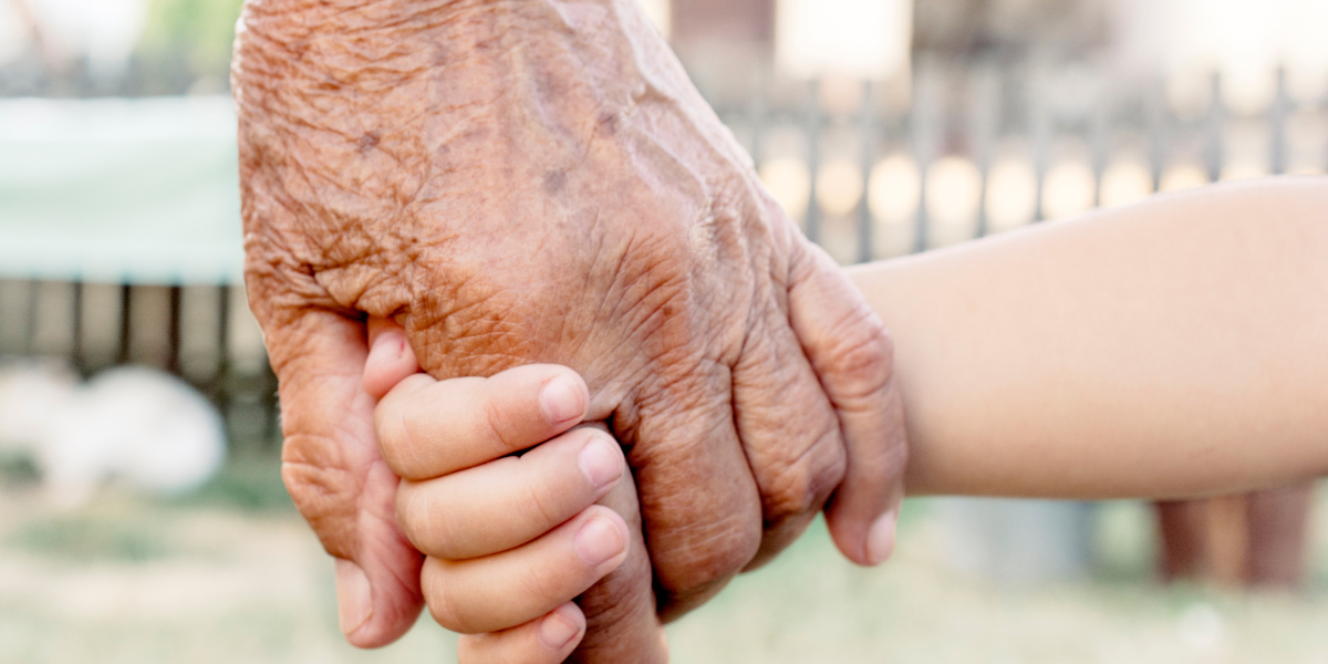U našoj maloj općini bake i djedovi dobivaju plaću za čuvanje unuka, evo koliko ona iznosi