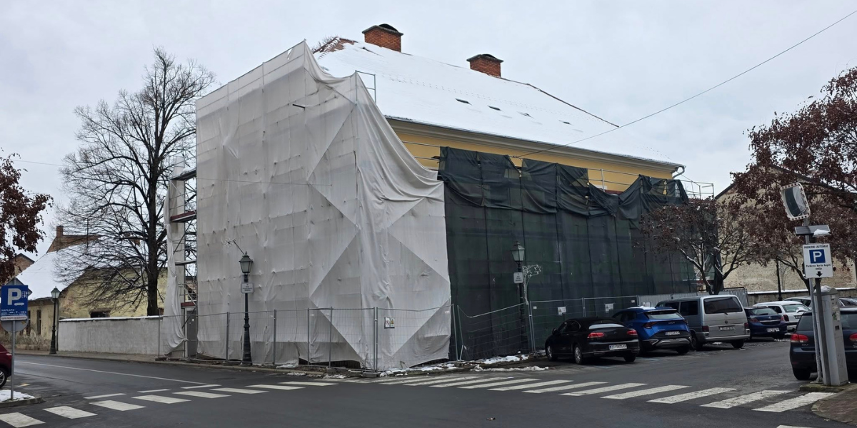 Godinama ruina, uskoro ljepotica: Pogledajte kako izgleda nova fasada kultne zgrade u centru