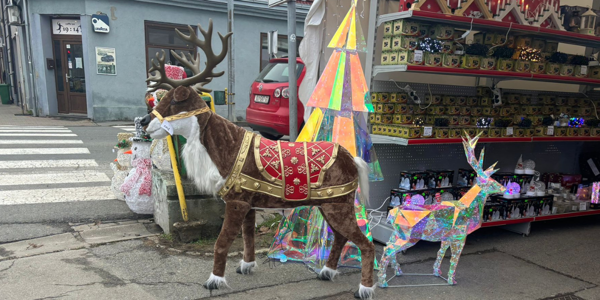 Zaboravite na gnomove i lampice. Pronašli smo hit dekoraciju koja se kreće i riče, a znamo i cijenu