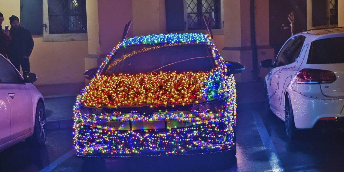 Ovaj automobil večeras je ukrao show: Pogledajte zašto ljudi vadili fotiće
