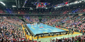 U Malmöu skandal, u Zagrebu ovacije: Ovako zvuči kada tisuće pjevaju pjesmu koju neki žele utišati