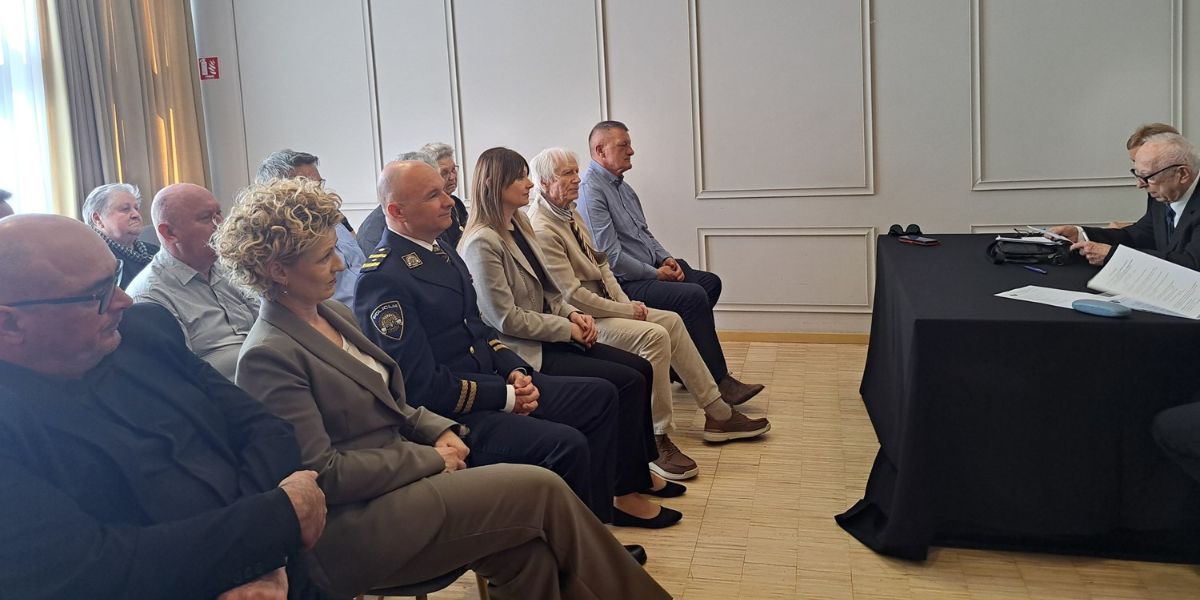 Uzor su mladim generacijama službenika, svojim primjerom prenose vrijednosti Domovinskog rata