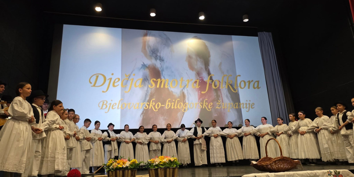 Tradicija u sigurnim rukama: Djeca zasjala na županijskoj smotri