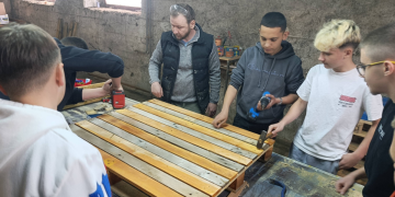 Lijepa priča iz škole: Djeca uzela alat u ruke i napravila čudo