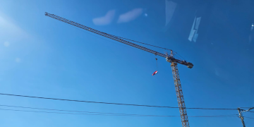 Zastava na vrh koplja: u Zvijercima se gradi Crkva Gospe Lurdske, trobojnica para oblake