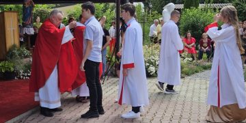 Koliko novca pokloniti za krizmu? Imamo formulu koja donosi odgovor