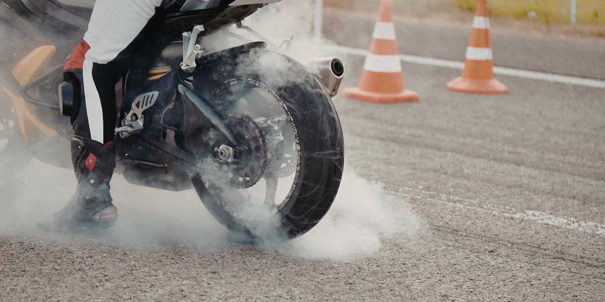 Motociklist teško ozlijeđen, na razlog nesreće je i previše puta upozoreno!