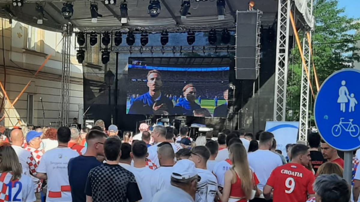 U Gradskom parku organizirano zajedničko gledanje utakmice Hrvatska – Engleska