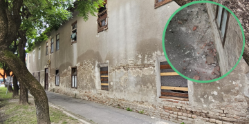Odlomio se dio fasade sa zgrade u centru: Obnova je na čekanju, ovo je glavni razlog