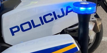 Teška prometna u Bjelovaru: Motociklist nije stao na STOP!