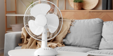 Od ventilatora ne možete napraviti klimu, ali uz ovaj kreativni trik i on može rashladiti prostoriju