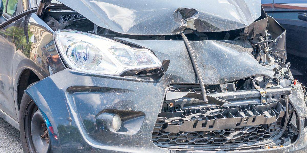 Prvo su vidjeli automobil na krovu, a zatim saznali tko je bio za volanom