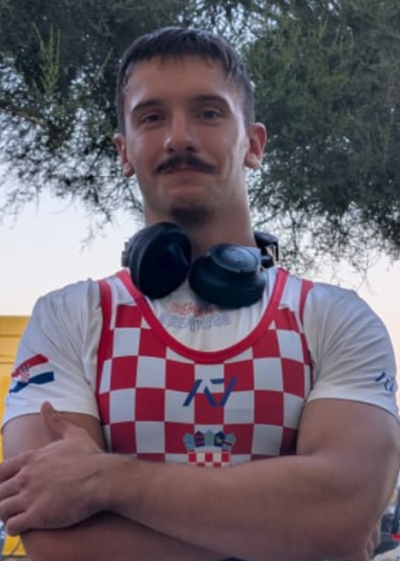 Naš mladi sportaš napravio senzaciju na Cipru! Podigao čak 315 kilograma i pomeo konkurenciju