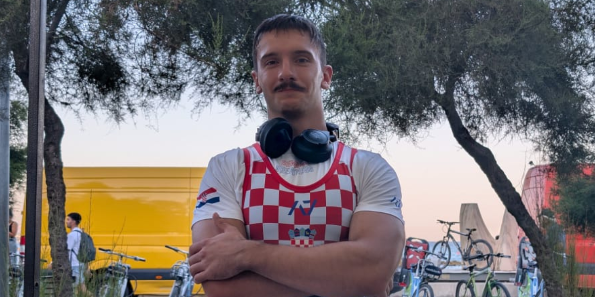 Naš mladi sportaš napravio senzaciju na Cipru! Podigao čak 315 kilograma i pomeo konkurenciju