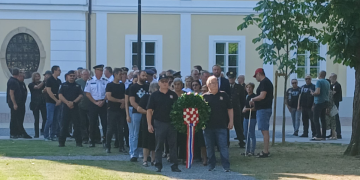 [FOTO] Velike pobjede i žrtve hrvatskih branitelja prisjetili su se u Bjelovaru