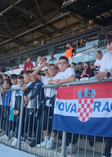 Dio riječkog stadiona Rujevica sinoć je bio rezerviran i za pomladak jednog Bjelovarsko-bilogorskog kluba: Imamo dojmove