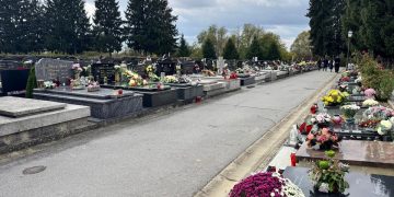Gradsko groblje Borik u Bjelovaru uoči Svih svetih (Foto: Daša Horvat)