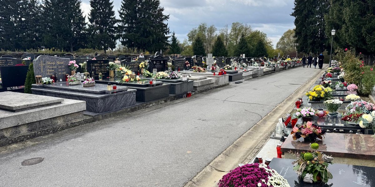 Gradsko groblje Borik u Bjelovaru uoči Svih svetih (Foto: Daša Horvat)
